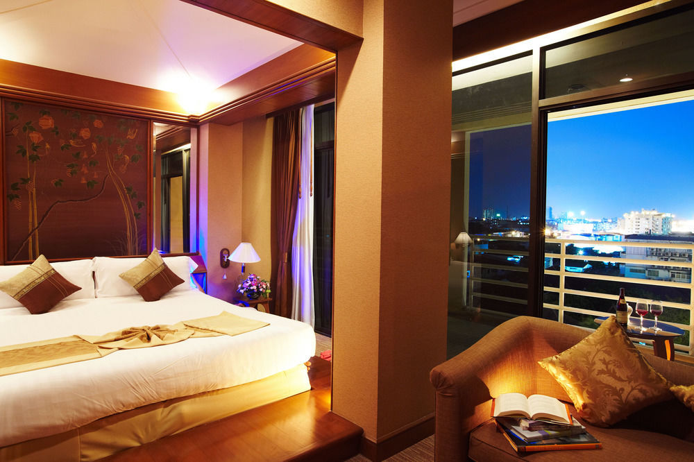 Hotel The Royal River 4*