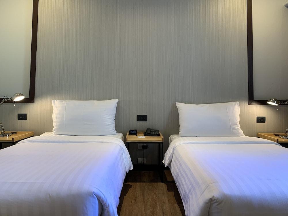 The Royal River Hotel 4*